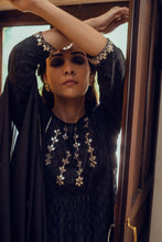 Load image into Gallery viewer, Gold Small Sitara Earrings