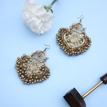Load image into Gallery viewer, Paan Filigree Gold Earrings