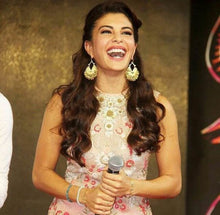 Load image into Gallery viewer, Baby Crescent Gold Earrings