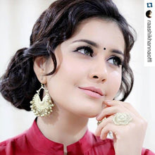 Load image into Gallery viewer, Baby Crescent Gold Earrings