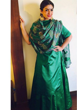 Load image into Gallery viewer, Gold Crescent Ghungroo Earrings