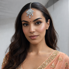 Load image into Gallery viewer, Silver Filigree Mirror Work Maang Tikka with Bead Danglers
