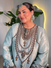 Load image into Gallery viewer, Sakshi Sindwani in Ritika Sachdeva Earrings
