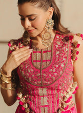 Load image into Gallery viewer, Dreamcatcher Gold Lotus Earrings

