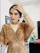Load image into Gallery viewer, Amrita Thakur in our Gold Fringe Necklace
